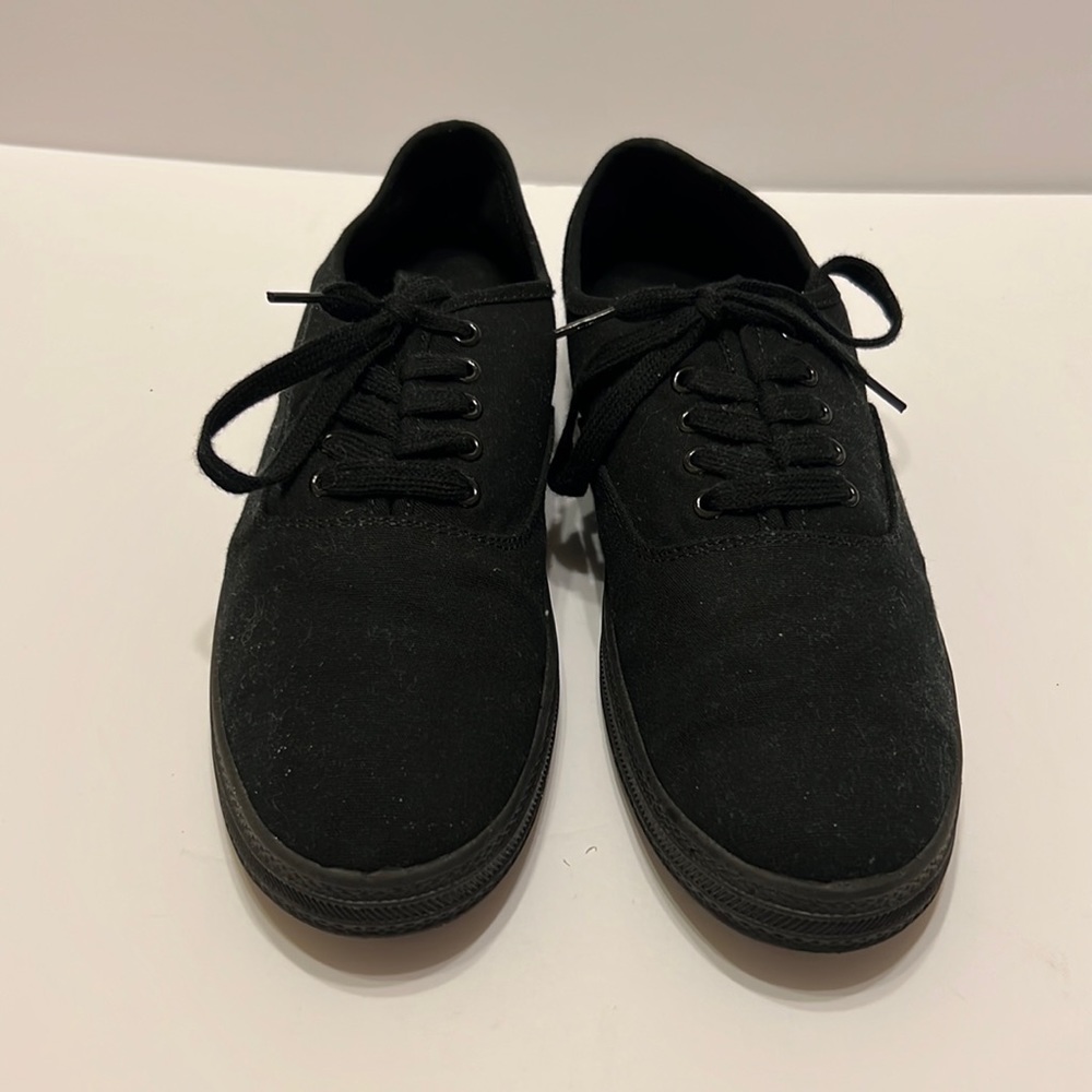 Pre-Owned Ladies wild fable Tennis Shoes Size 10